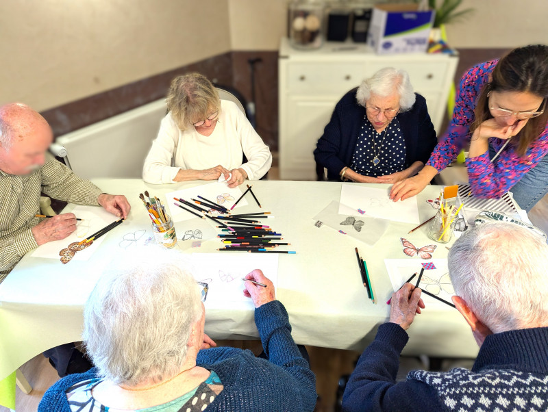 ANIMATION À L'UNITÉ PROTÉGÉE EN NOVEMBRE  🎨🌱 Art-thérapie et épluchage : partenariat avec l’unité ouverte