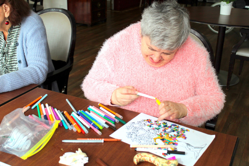 ATELIER PEINTURE  AVEC MARIA DE L’ASSOCIATION SERVIR