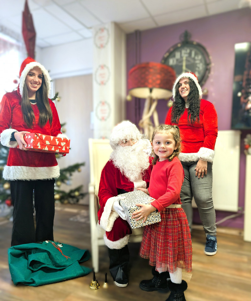 La visite enchantée du Père Noël à la résidence