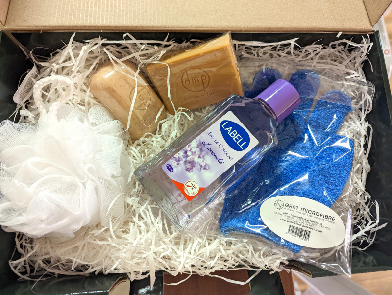 CADEAUX OFFERTS PAR LA MAIRIE ET M. BAILLARD
