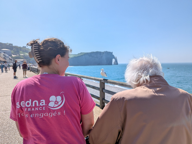Un mardi à Étretat : quand la mer et les falaises racontent notre histoire